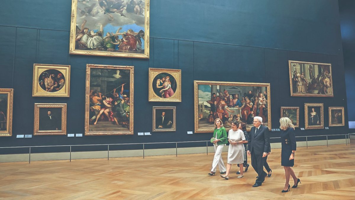 museo del Louvre en París ucrania