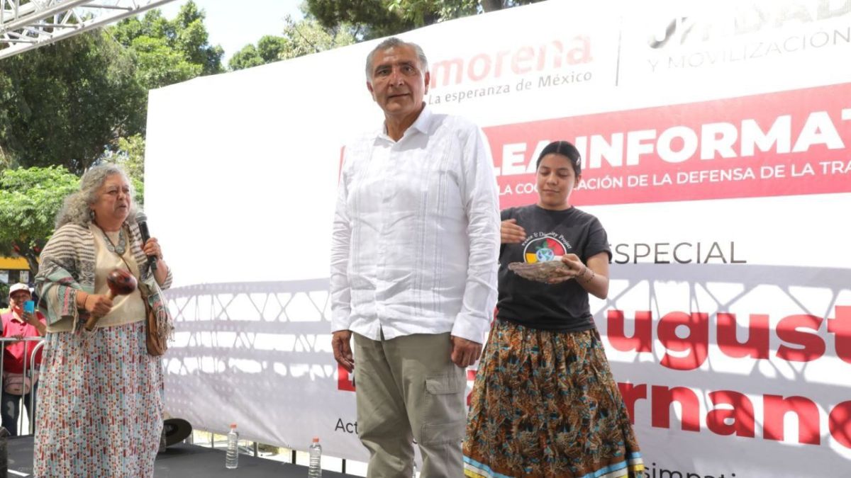 Por el deceso de Daniel Flores Nava, uno de sus operadores políticos, Adán Augusto López Hernández suspendió este sábado su gira por Oaxaca.
