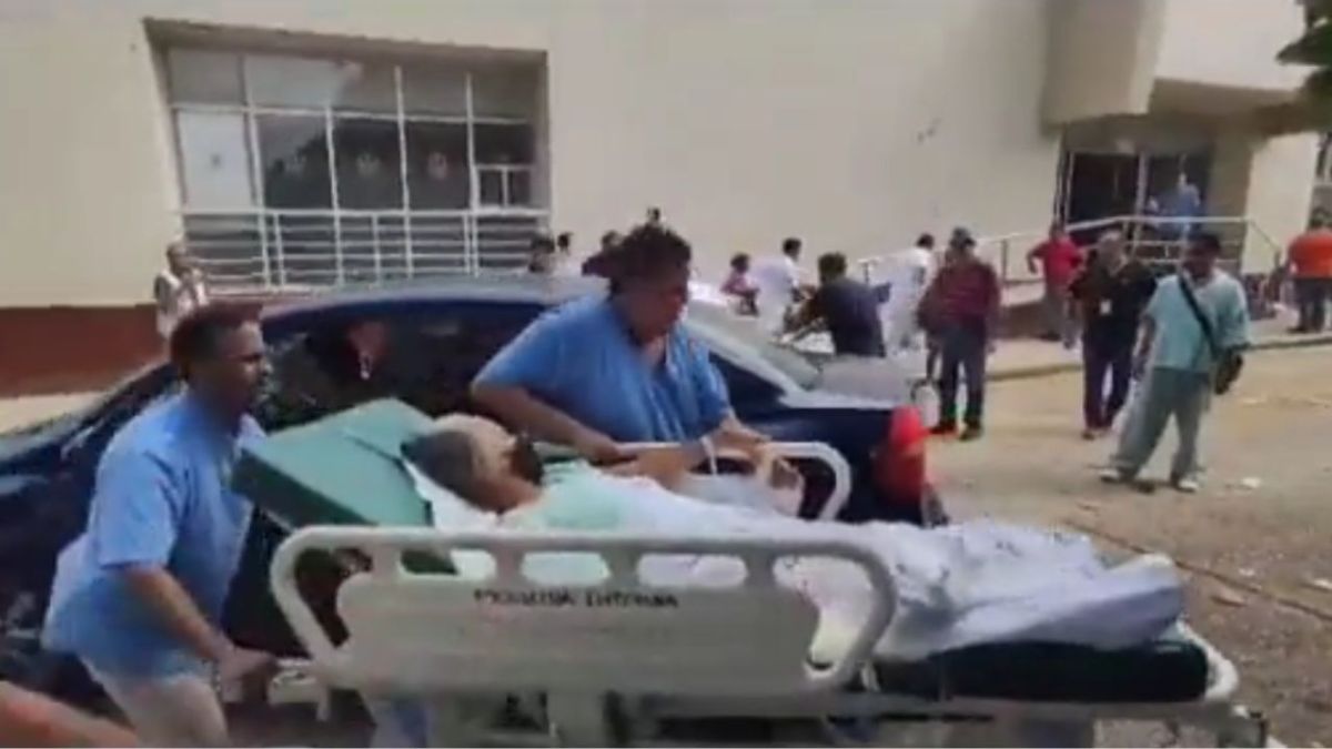 Personal del IMSS en Coatzacoalcos desalojó a los pacientes por una fuga de gas.