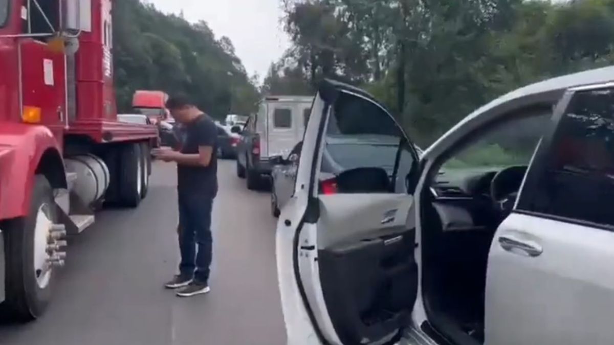 Automovilistas denunciaron presuntos asaltos masivos en la Orizaba-Puebla, a la altura de Cumbres de Maltrata.