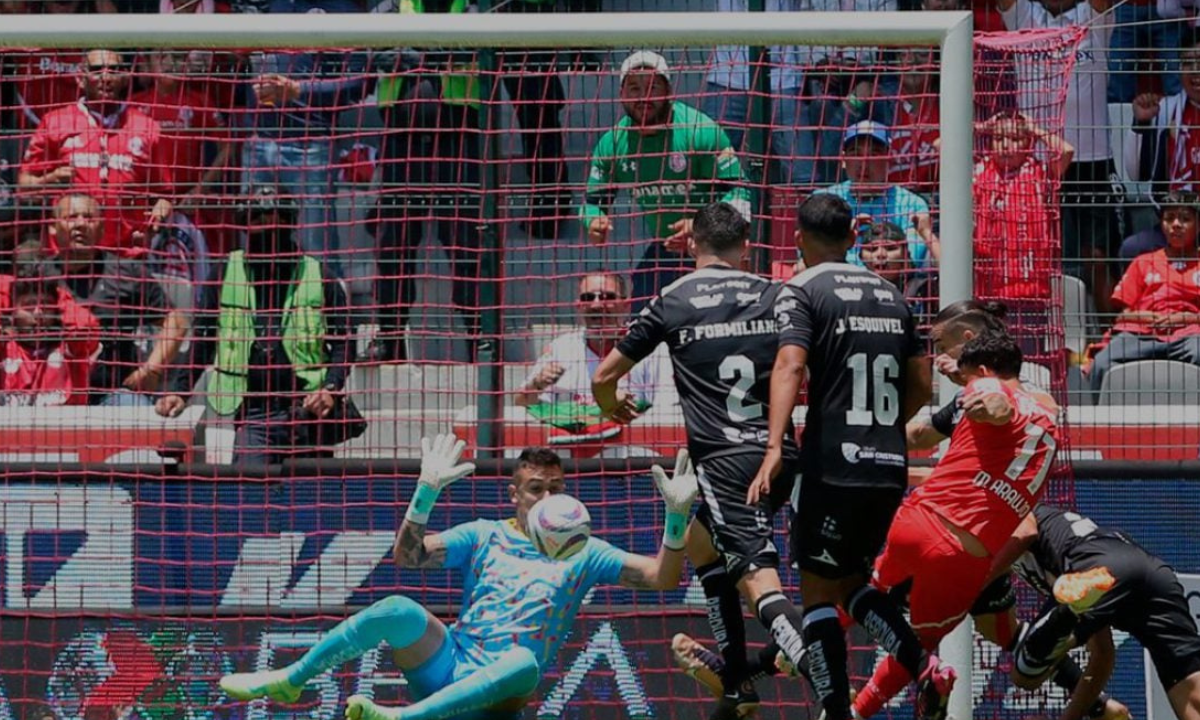 Foto: Quadratín | Los diablos rojos del Toluca debutaron en casa con un empate ante los rayos de Necaxa.