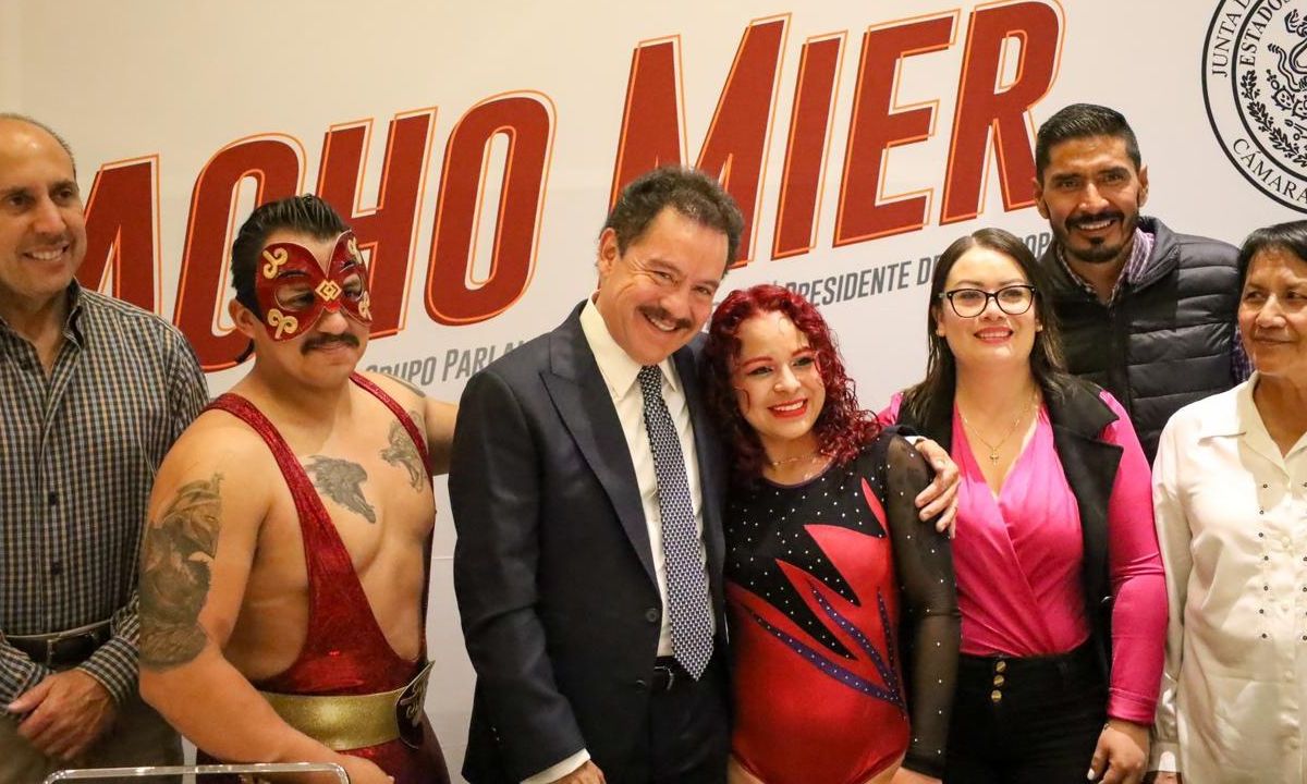 Presenta Mier MoreNacho y LadyFortaleza; realizarán funciones de lucha libre en asambleas
