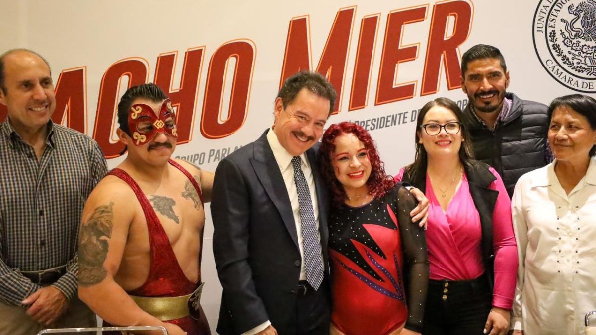 Presenta Mier MoreNacho y LadyFortaleza; realizarán funciones de lucha libre en asambleas