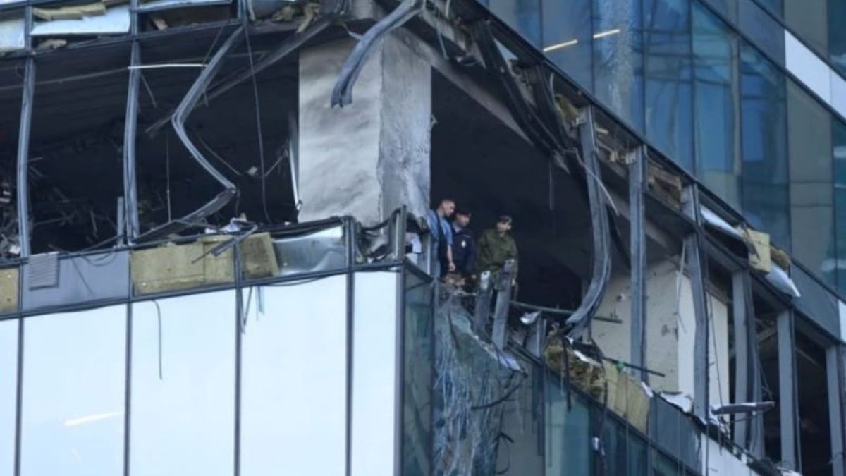 Nuevo dron impacta en una torre en un barrio de negocios en Moscú