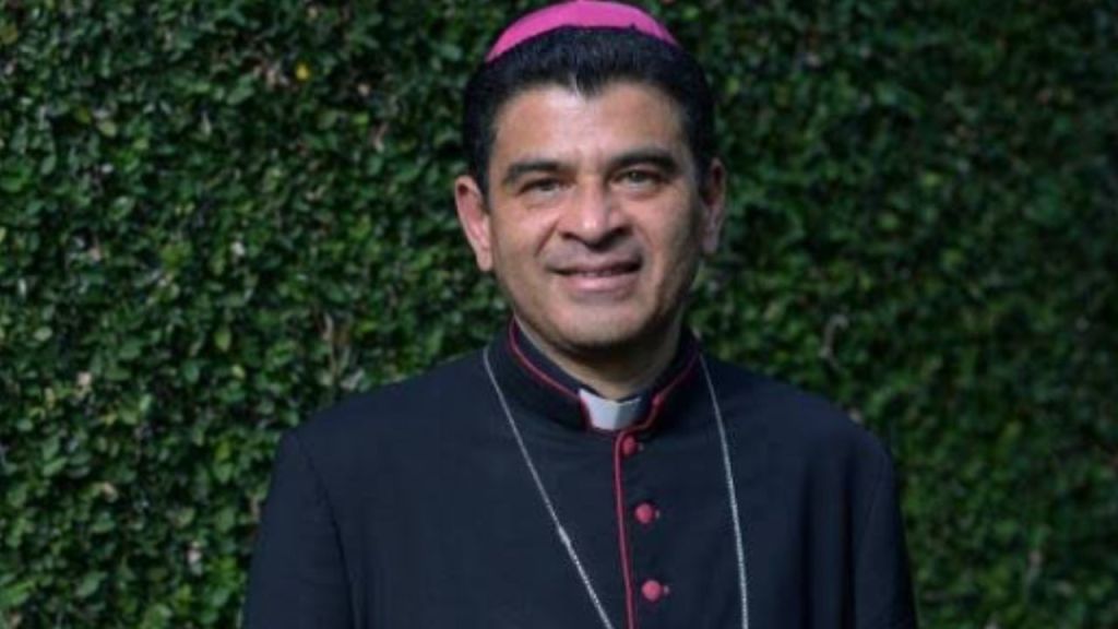 Foto:Redes sociales|Liberan de prisión al obispo Rolando Álvarez; será exiliado a Roma