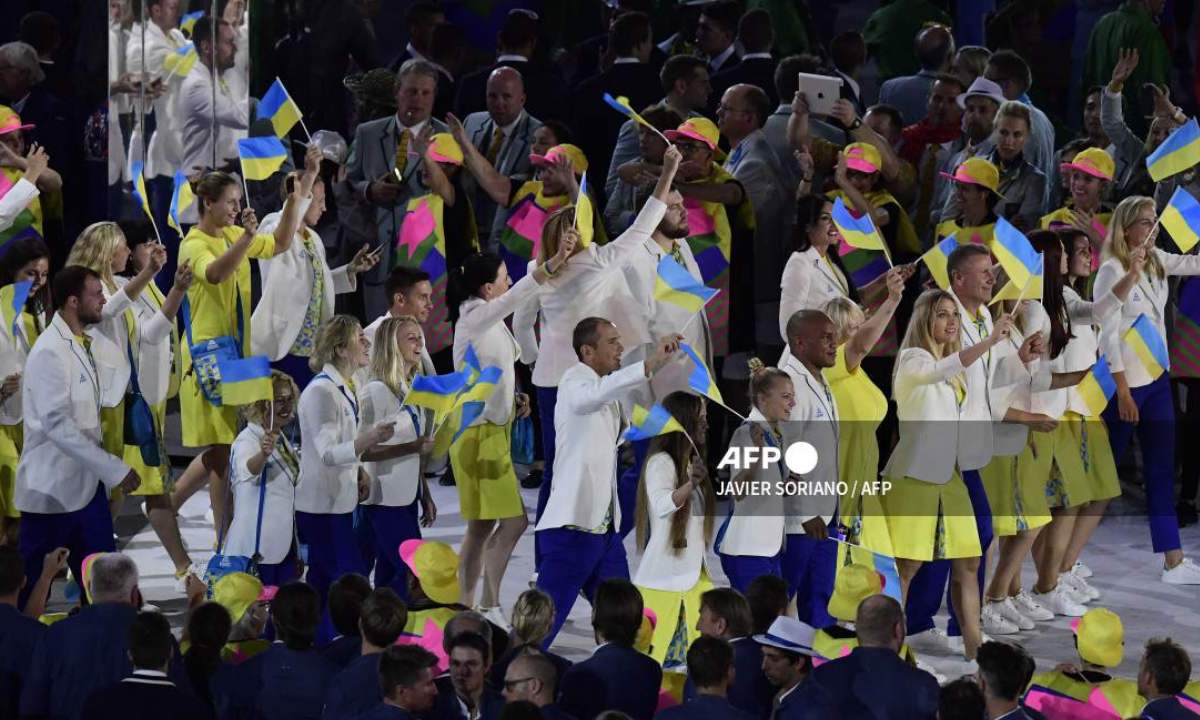 Rusia acusó este viernes al Comité Olímpico Internacional (COI) de actuar "en interés" de Ucrania, después de que este organismo lanzó un llamado para mostrar "sensibilidad" con los deportistas ucranianos.