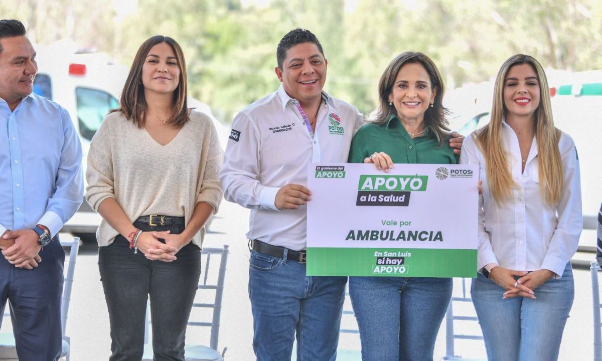 Alcaldes que recibieron las 30 ambulancias por parte del Gobernador de San Luis Potosí, Ricardo Gallardo Cardona, agradecieron este apoyo en salud
