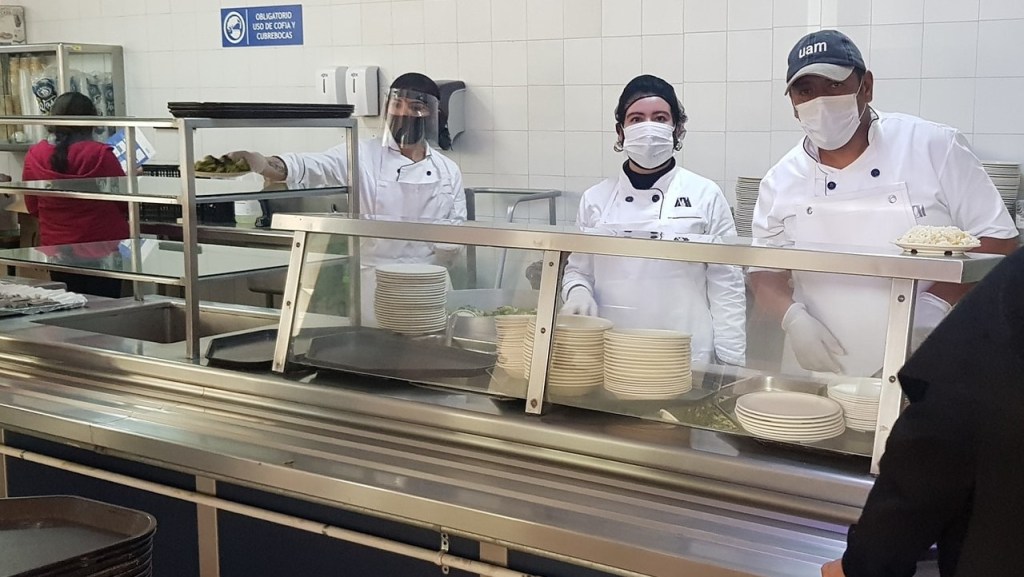 En la Universidad Autónoma Metropolitana ofrecen comidas a sus alumnos por $10