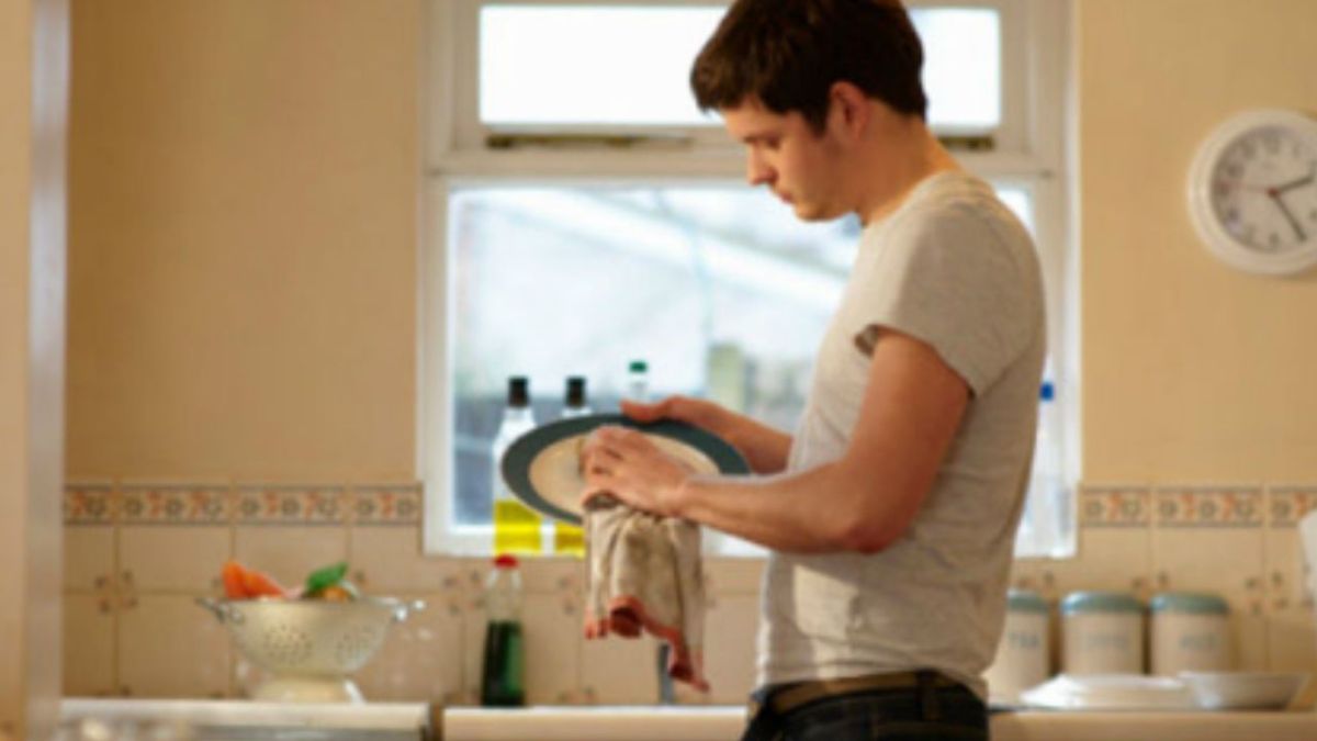 Solo el 3% de las personas que se dedica al trabajo del hogar no remunerado son hombres