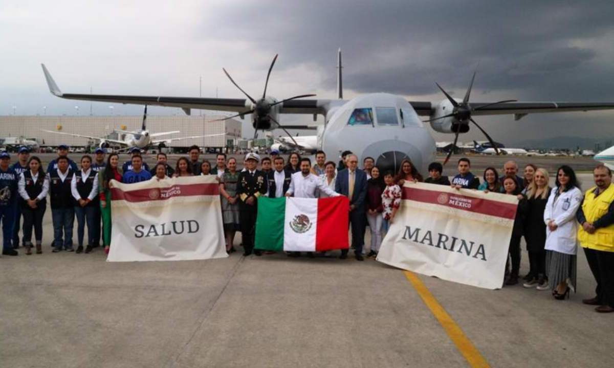 Tras 20 días, este miércoles regresaron a México los 26 médicos enviados a Chile para apoyar en la atención de niños y niñas afectados por el brote de virus respiratorio sincitial
