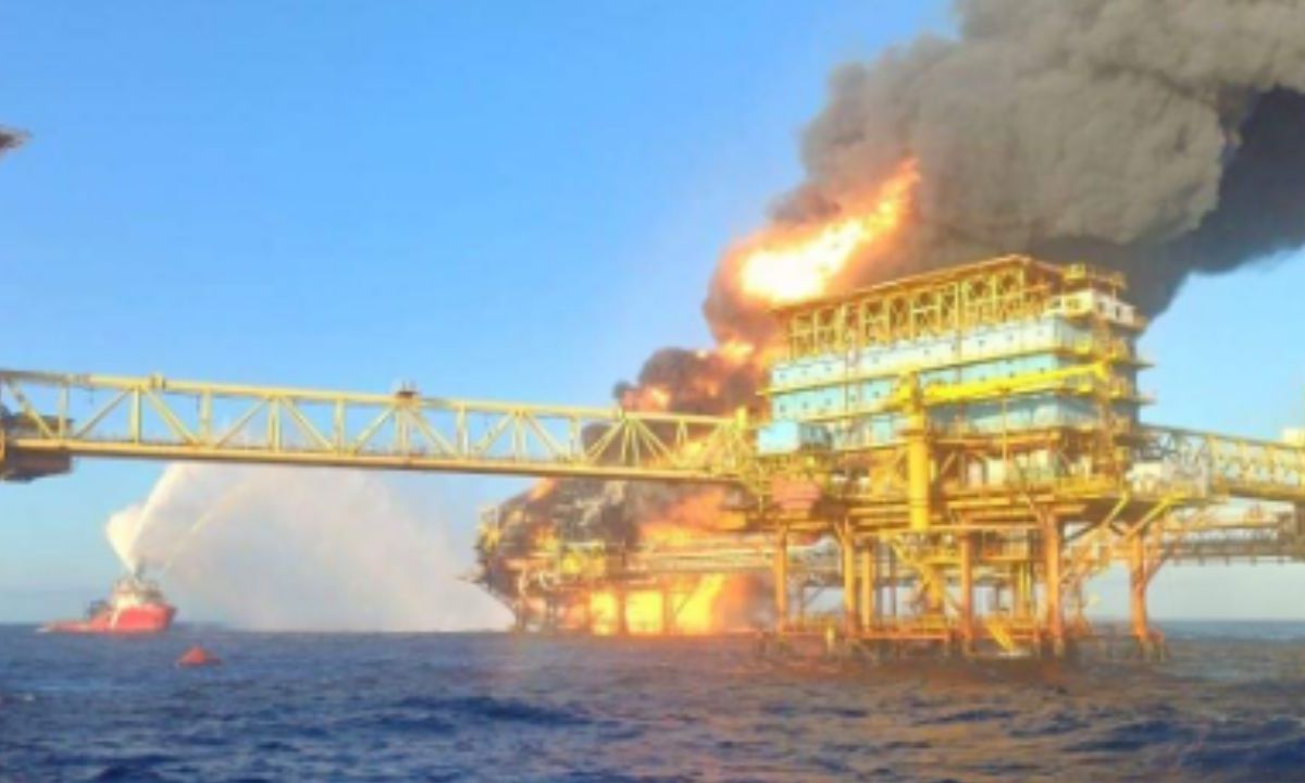 La fuga de petróleo en Campeche duró 18 días y el volumen máximo que pudo haber vertido al mar fue de mil 368 barriles, aseveró el director de Pemex, Octavio Romero.
