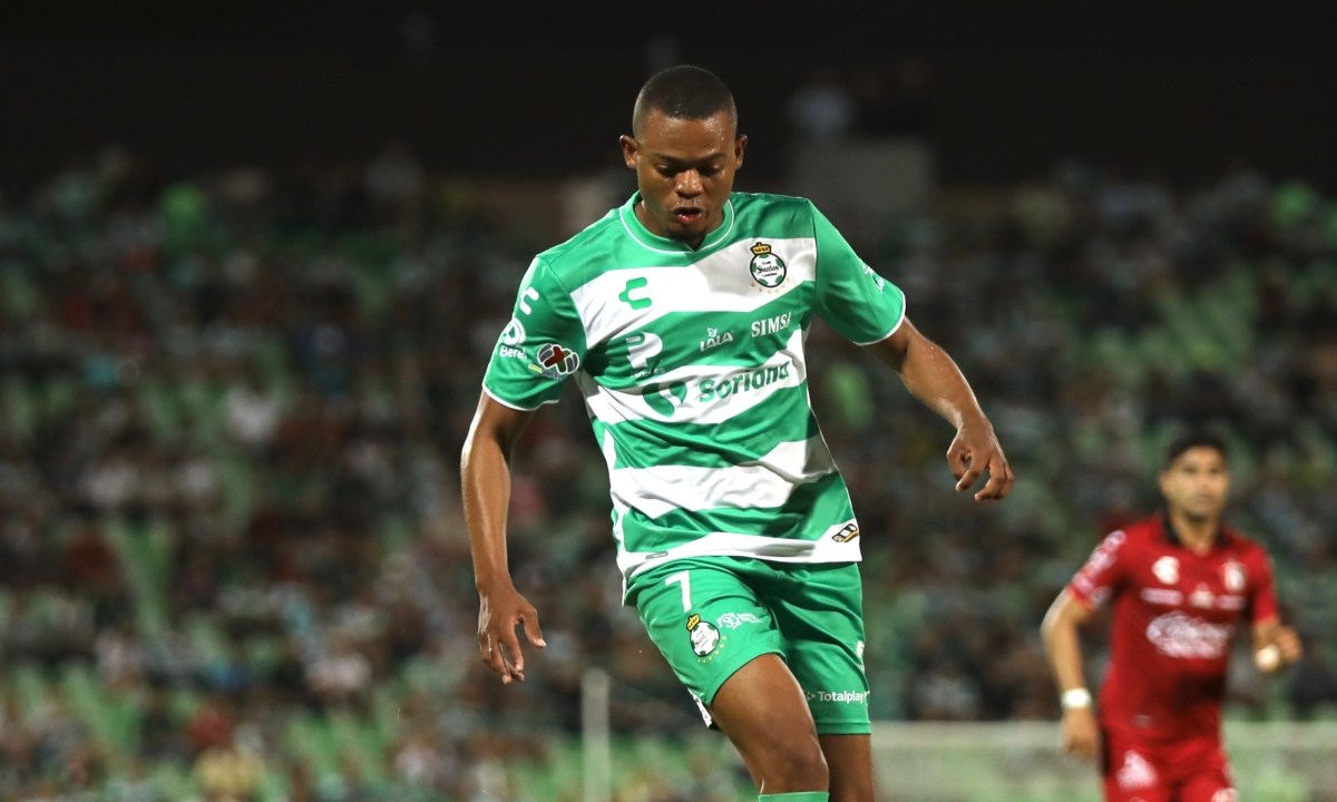 Aficionados de Santos abuchearon al equipo dirigido por Pablo Repetto, que solo ha ganado unos siete partidos al frente de los 'laguneros'