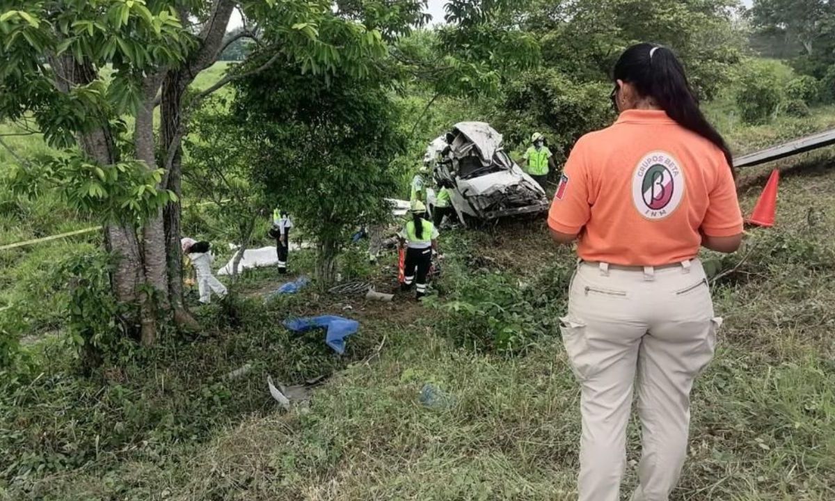 Mueren 5 migrantes hondureños y 18 resultaron lesionadas tras el accidente en carretera de Tabasco