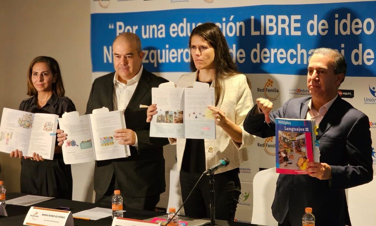 Foto: Rodrigo Cerezo | Organizaciones en pro de la familia acusaron que los libros de texto de la SEP fueron hipersexualizados.