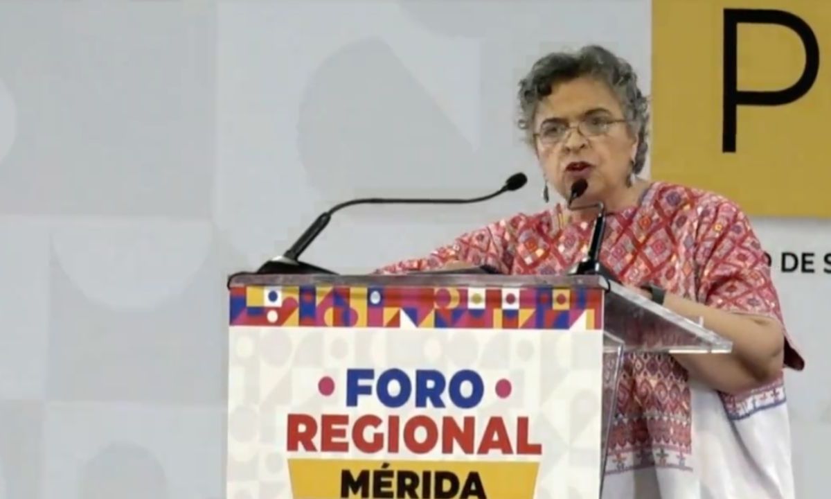 La contendiente por el PRI, Beatriz Paredes Rangel, critico el abandono de AMLO a feminicidios