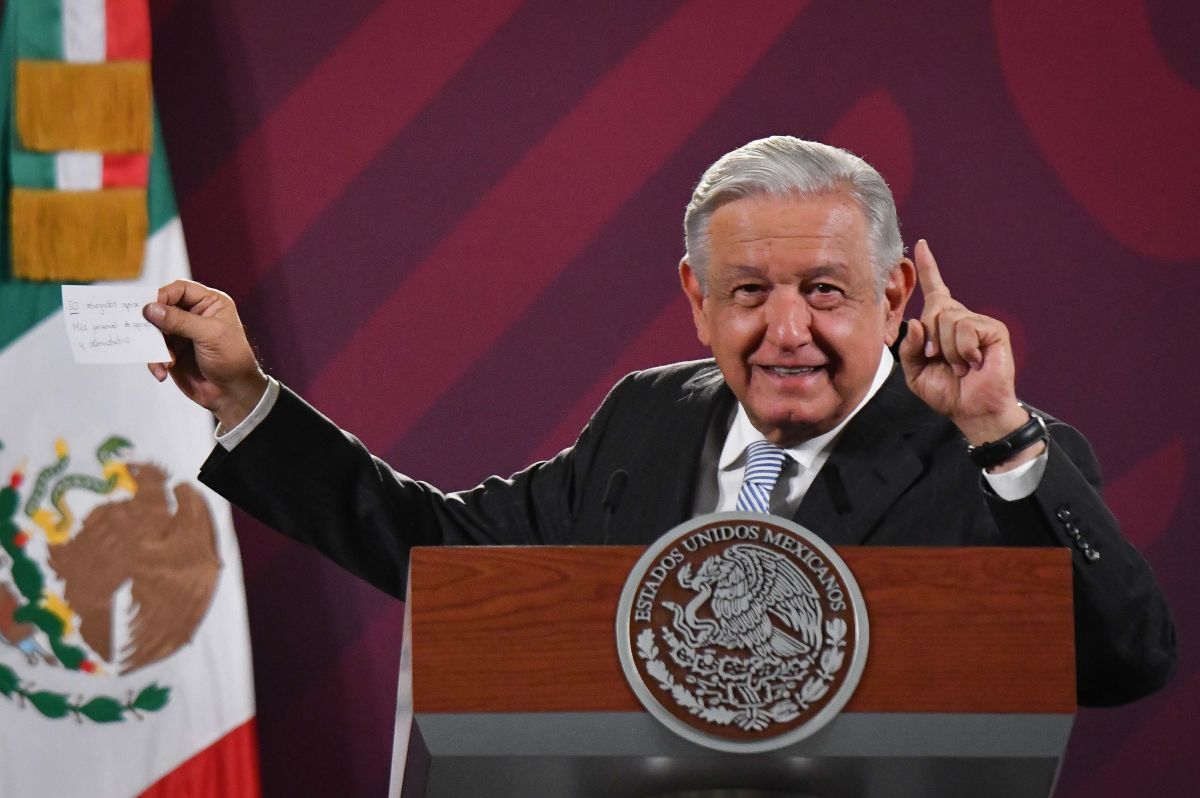 López Obrador dijo que los integrantes de la Sala Superior ganan más que él, además cuentan con un Fideicomiso especial para pagar sus “excesos”.
