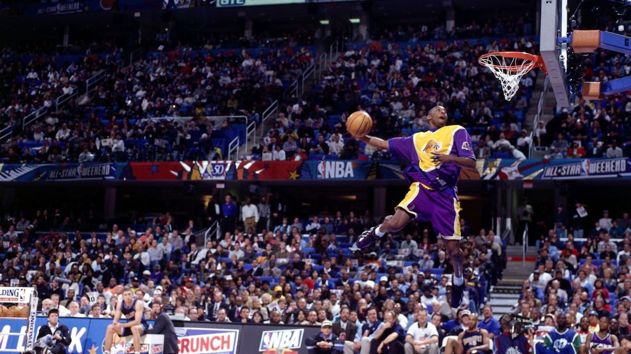 Kobe Bryant en el NBA Slam Dunk de 1997.
