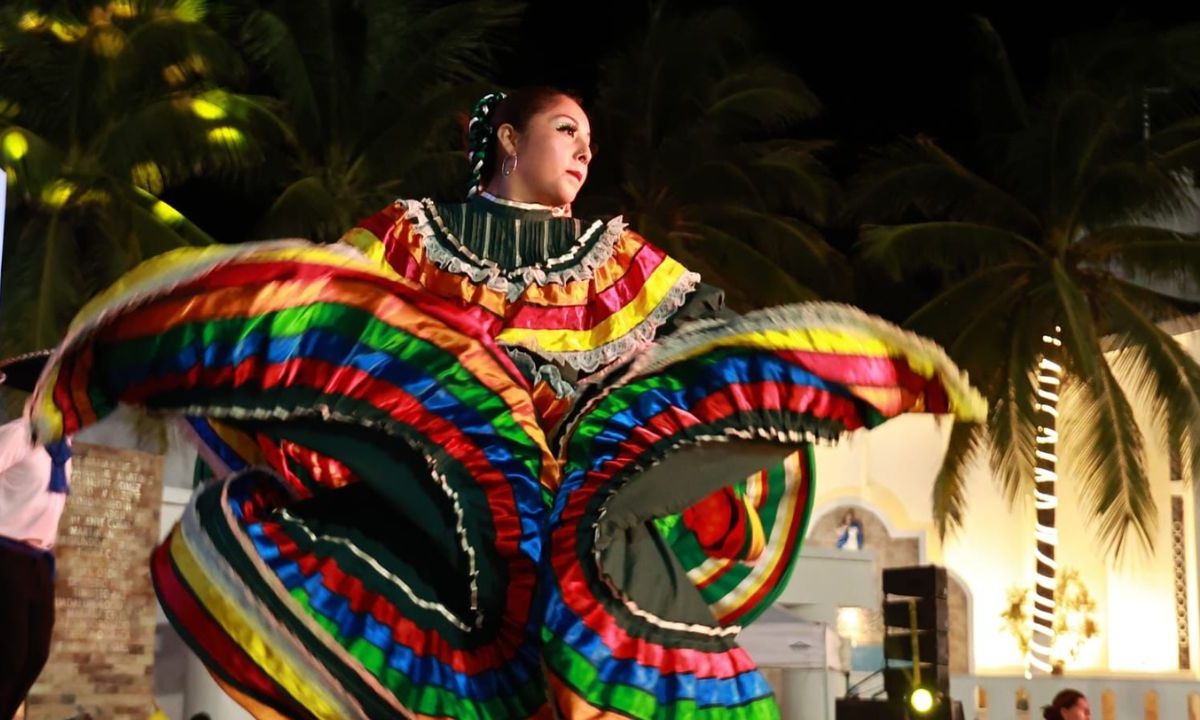 Celebran Noche de Bailes y Tradiciones "Danzarte" en Isla Mujeres