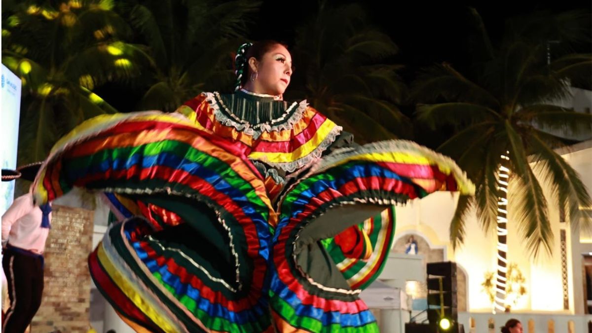 Celebran Noche de Bailes y Tradiciones "Danzarte" en Isla Mujeres