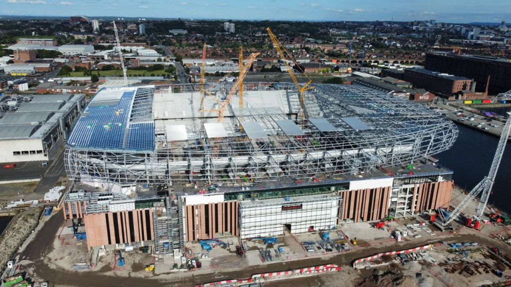 Muere trabajador en obras del nuevo estadio del Everton.