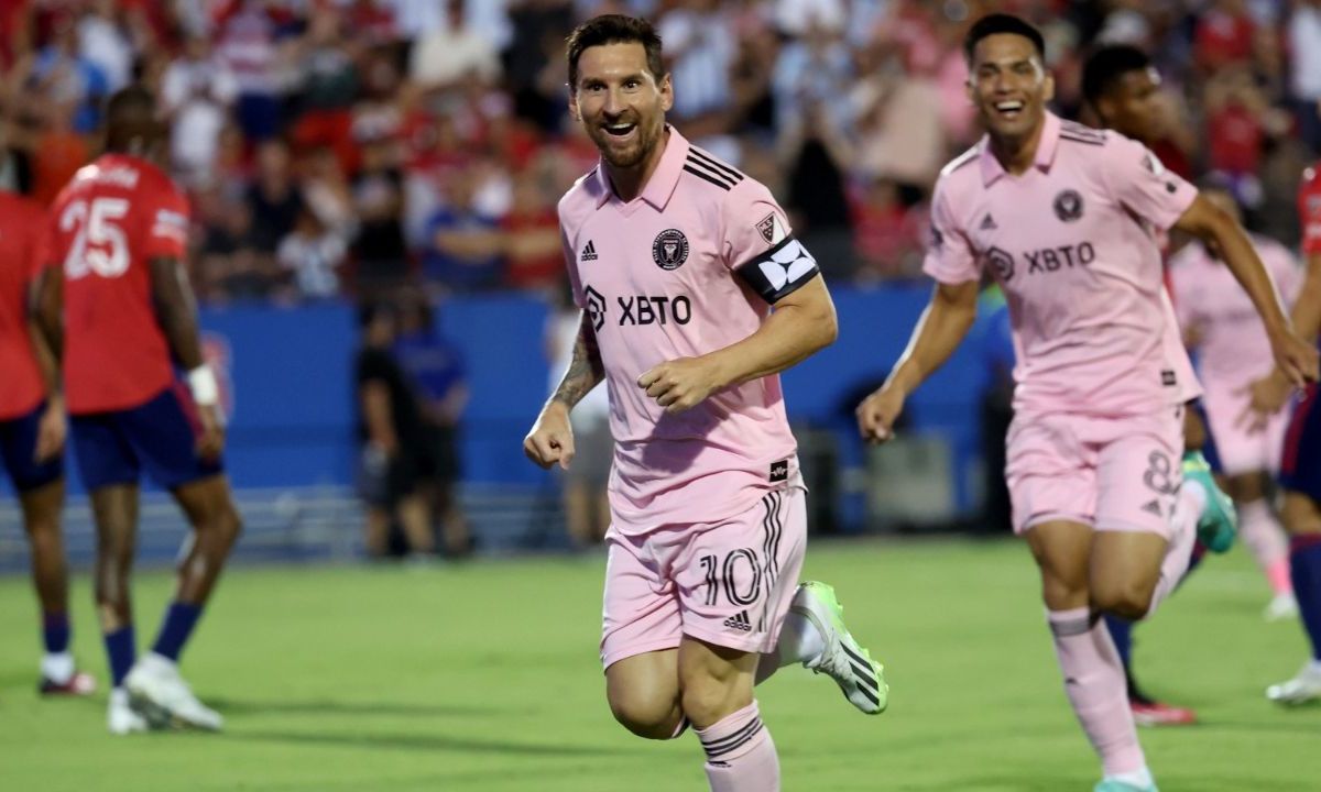 Messi colaboró con dos goles para poder poner igualdad en el marcador y llevar a los penales.