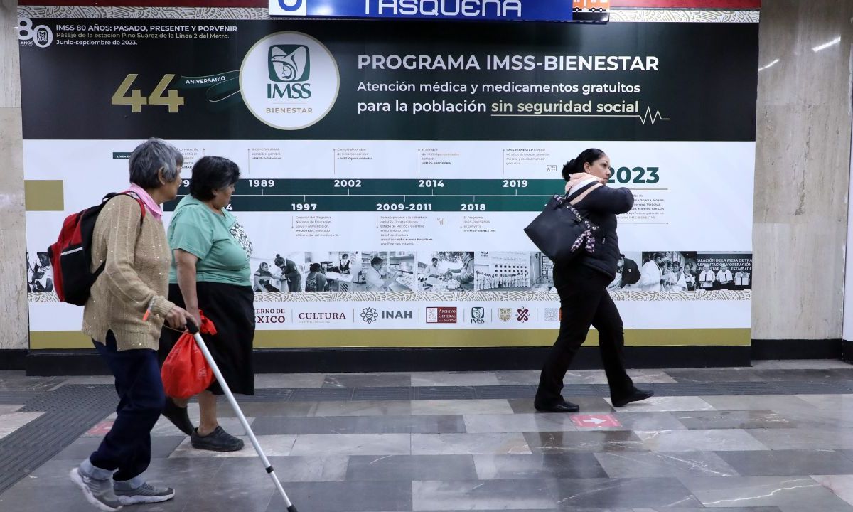 Exposición “Pasado, presente y porvenir del IMSS” llega al Metro Pino Suárez