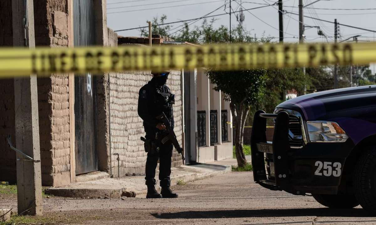 Una emboscada a un grupo de hombres que viajaban en dos vehículos dejó como saldo al menos ocho personas muertas en la sierra de Chiapas.