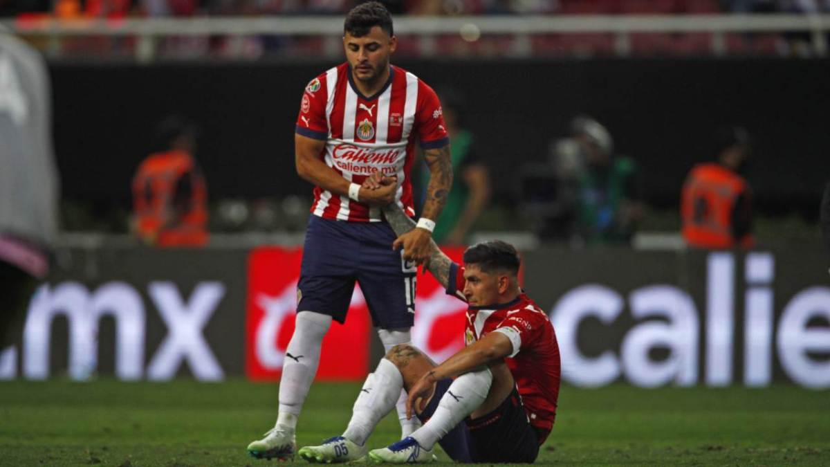 Las Chivas del Guadalajara perdieron su etiqueta de invictas en el torneo Apertura 2023 tras caer 2-1 de visita ante Santos, este sábado en el Estadio TSM