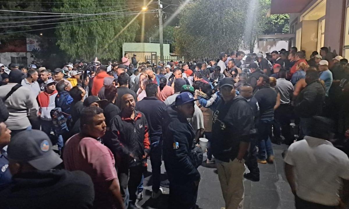 Integrantes de las llamadas autodefensas detuvieron ayer a un presunto extorsionador en Tecámac, Estado de México