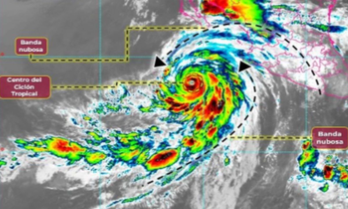 'Hilary' que surgió el miércoles como tormenta tropical. se intensificó a huracán categoría 4