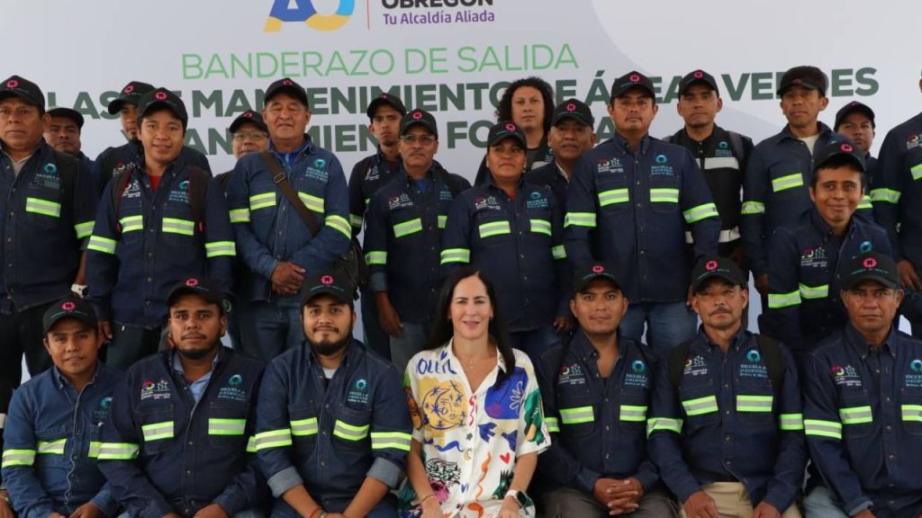 La alcaldesa de la Álvaro Obregón dio el banderazo de salida a las cuadrillas que van a dar mantenimiento a las áreas verdes en dicha demarcación