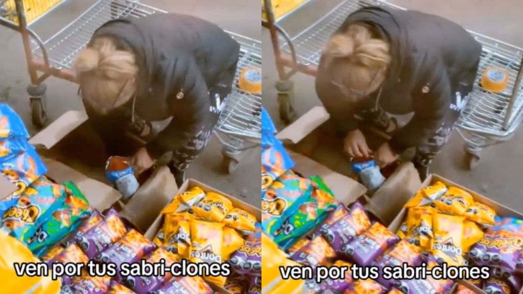Vendedora causa polemica tras ser captada llenando bolsas de Sabritas presuntamente con Cheetos "pitara"