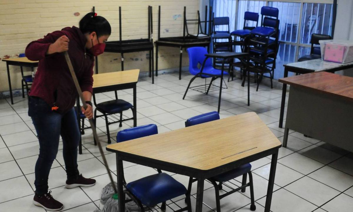 La Secretaría de Educación de Guerrero informó que para este jueves 26 de octubre las clases estarán suspendidas por el paso de 'Otis'