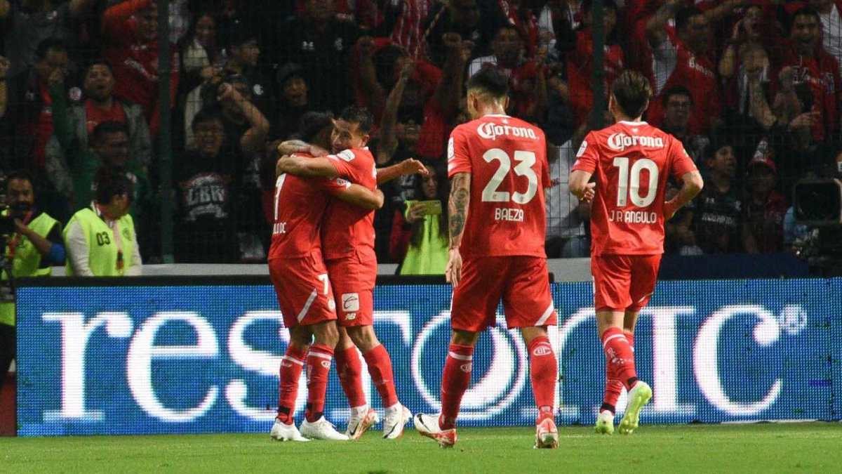 Los Diablos Rojos del Toluca vencieron por la mínima (1-0) a los Rayados de Monterrey, en duelo pendiente de la jornada 5 del Apertura 2023, jugado en el Estadio Nemesio Diez.