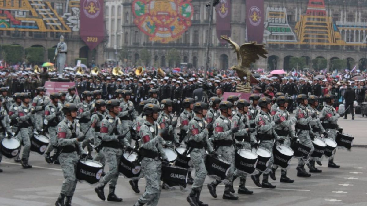 Este sábado elementos del Ejército y Fuerzas Armadas llevaron a cabo el Desfile Militar por el 213 Aniversario del Grito de Independencia