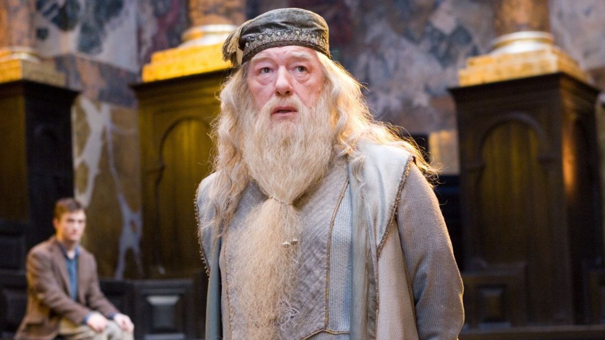 Aquí exploraremos algunas de las mejores frases de Albus Dumbledore que resumen su filosofía de vida y su enfoque en la magia y la moral