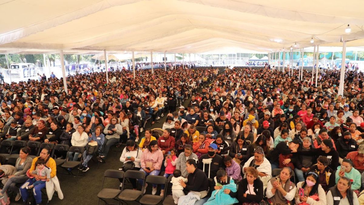 7 mil 500 Cuajimalpenses recibieron la entrega del apoyo económico del Programa Social denominado “Jefas y Jefes de Familia”