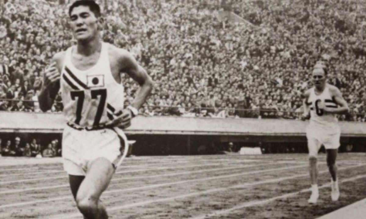 Foto:Redes sociales|Kokichi Tsuburaya, el maratonista japonés que se quitó la vida por "honor"