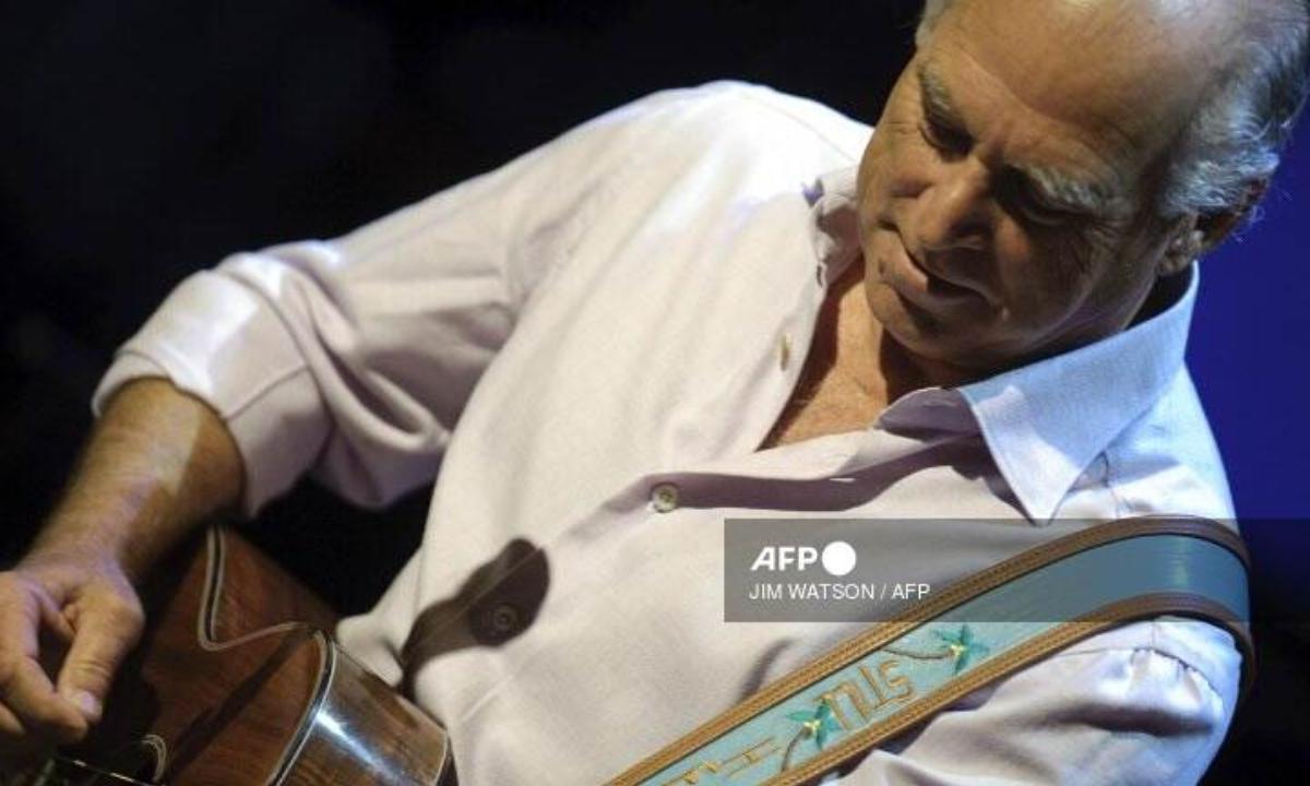 El cantautor estadounidense Jimmy Buffett, más conocido por su éxito de 1977 "Margaritaville", falleció a los 76 años, según un comunicado en su sitio web.
