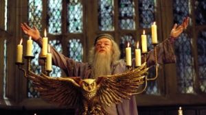 “Era un hombre maravilloso y un actor excepcional”: Equipo de Harry Potter despide a Michael Gambon. Noticias en tiempo real