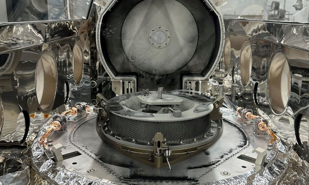 Encuentran ‘polvo negro’ en la sonda Osiris-Rex con muestra de asteroide