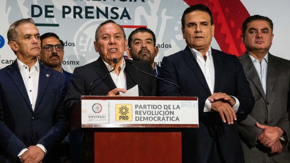 El presidente nacional del PRD, Jesús Zambrano, hizo un llamado para que el INE anule las elecciones en las que se registre intromisión del crimen organizado.