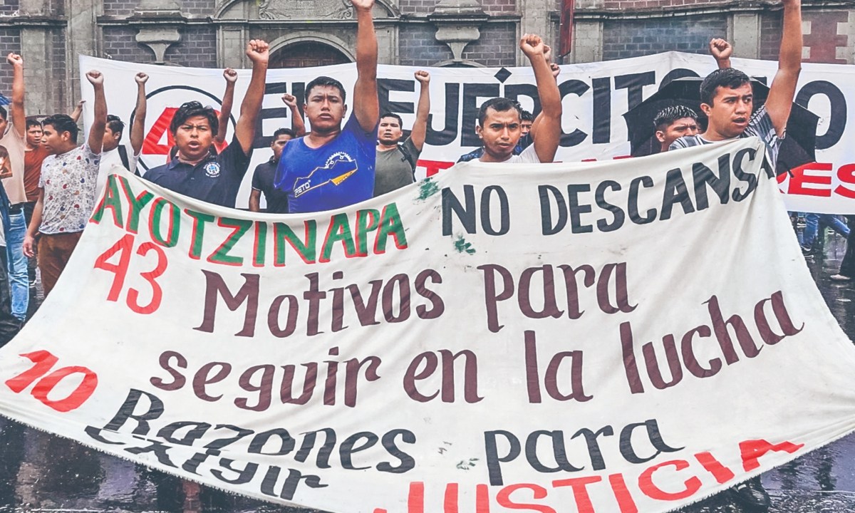 La Coordinación Nacional de Egresados de Ayotzinapa (CNEA) se concentrará en la FGR para realizar la jornada de lucha en el “9no Aniversario de la Desaparición de los 43 Estudiantes Normalistas”