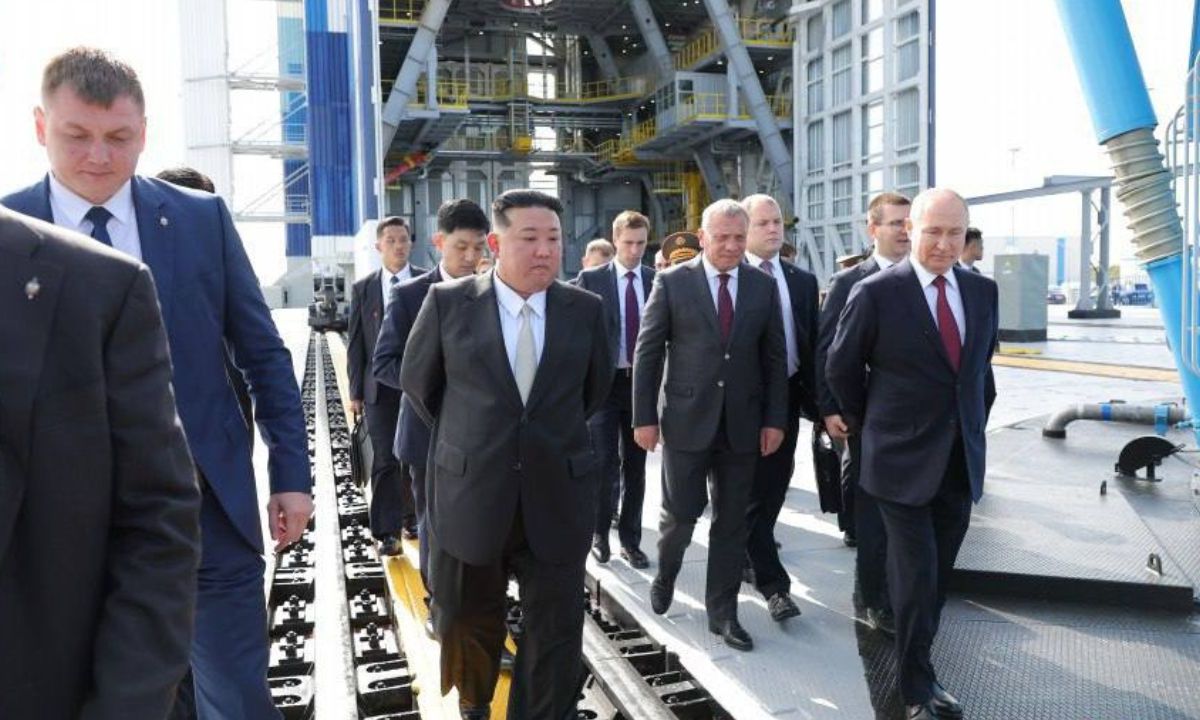 Líder norcoreano visita fábrica aeronáutica en Rusia