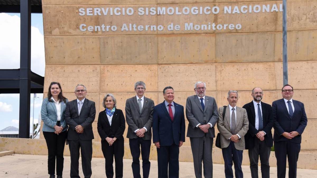 El gobernador Julio Menchaca Salazar agradeció el apoyo que mostró la UNAM para la inauguración del nuevo CAM del Sismológico Nacional