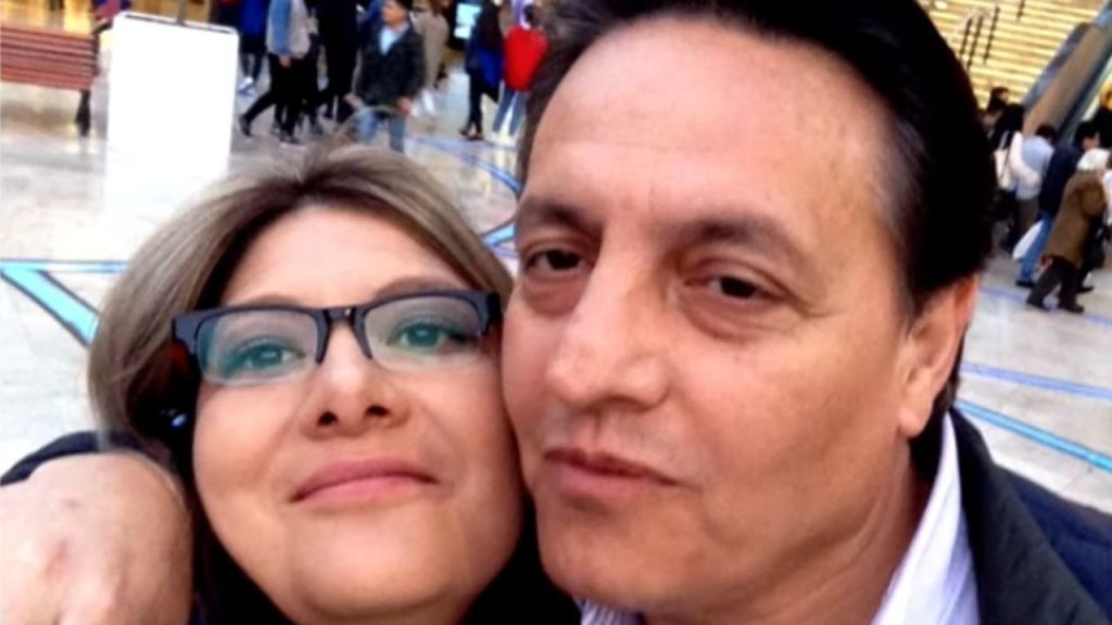 Verónica Sarauz, esposa del candidato presidencial asesinado en Ecuador, Fernando Villavicencio, fue víctima de un atentado este miércoles, denunció Christian Zurita
