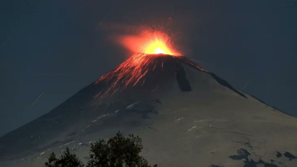 Foto:Redes sociales|Chile sube a alerta naranja por incremento de actividad del volcán Villarica