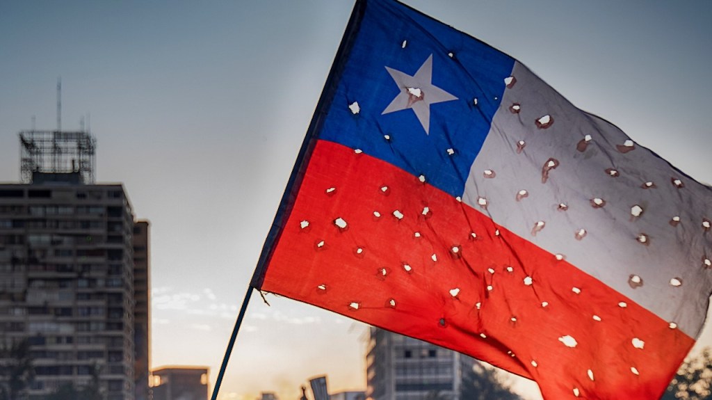 Bandera de Chile para conmemorar los 50 años del golpe de estado de aquel país