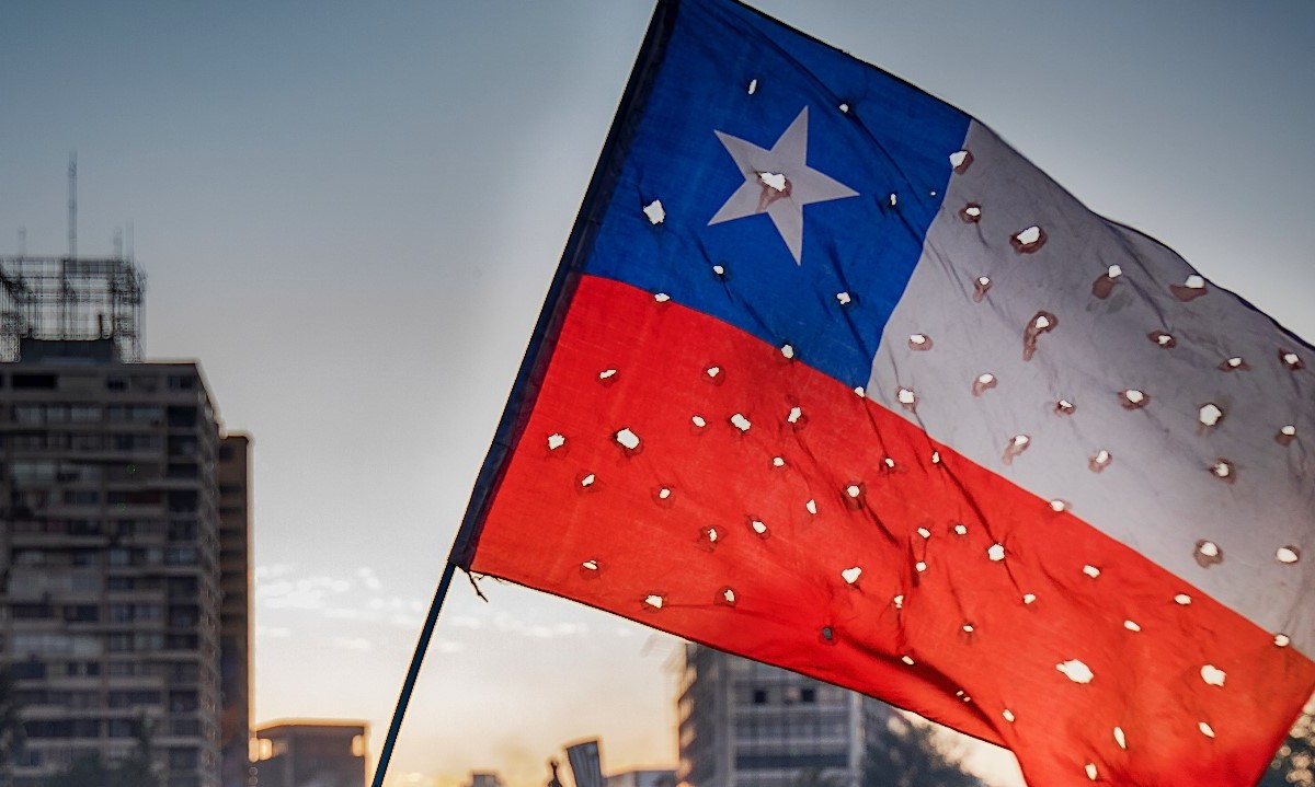 Bandera de Chile para conmemorar los 50 años del golpe de estado de aquel país