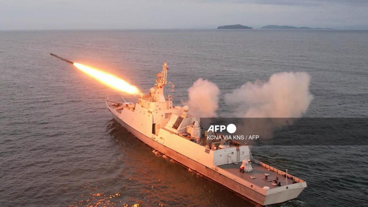 Corea del Norte anunció que terminó la construcción de un nuevo "submarino nuclear táctico de ataque", un arma destinada a reforzar su fuerza naval, indicó la agencia estatal norcoreana KCNA.